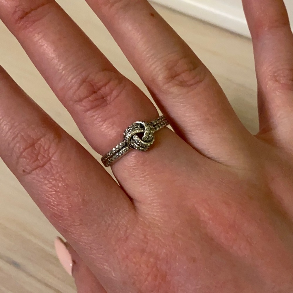 Pandora ‘Shimmering Knot’ ring size 56 (size 8)